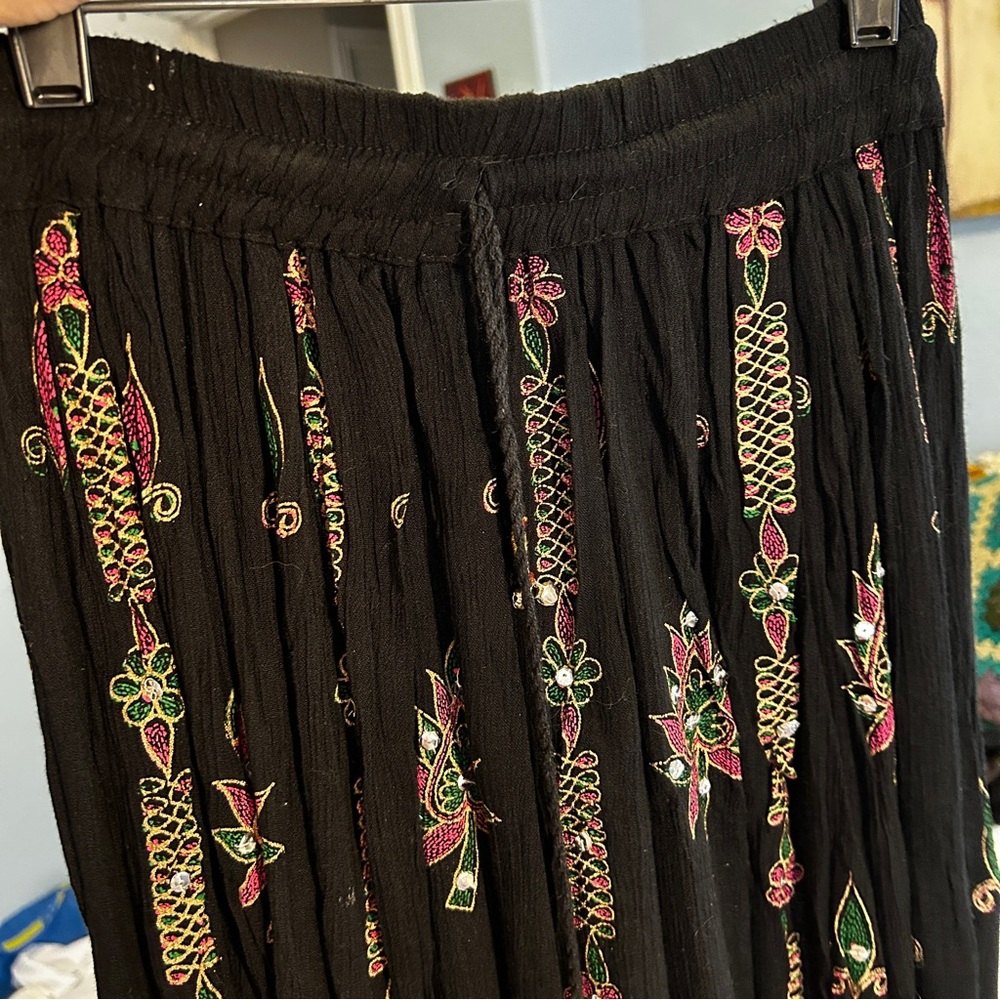 Boho Black and Pink Embroidered Sequin Bling Floral Maxi Skirt - One Size - Picture 3 of 7